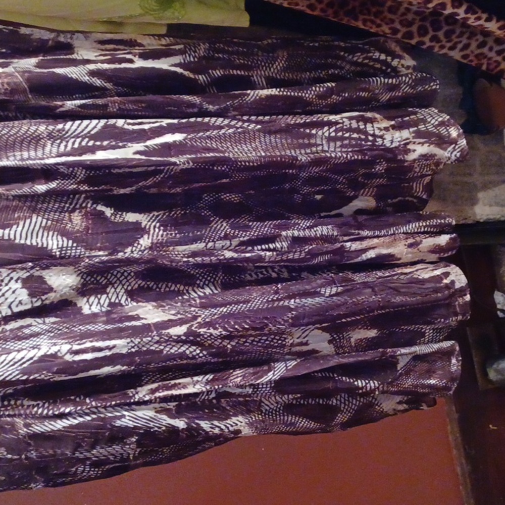 Lightweight summer skirt. - Picture 2 of 5